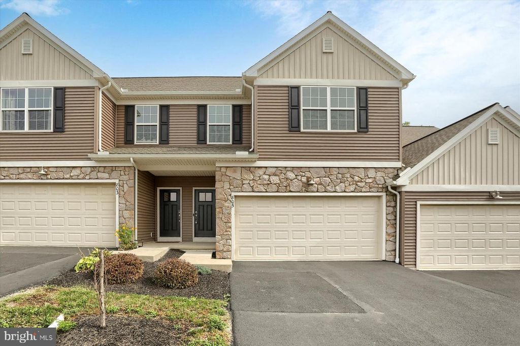 805 ANTHONY DR, Harrisburg, PA 17111