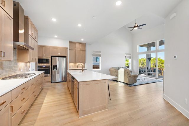 219 Craigends Yew LN, Dripping Springs, TX 78620