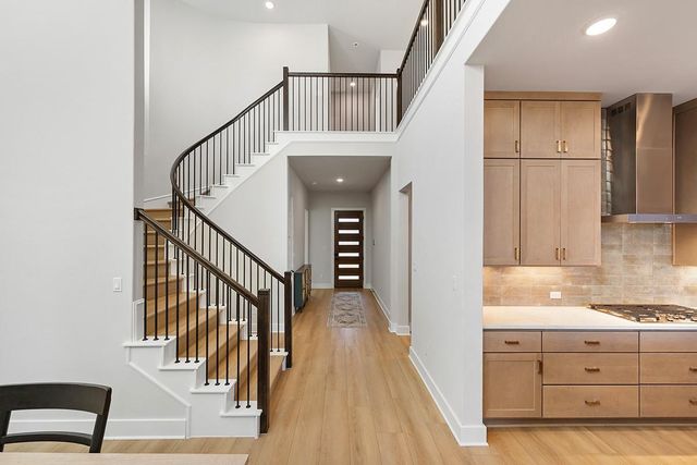 219 Craigends Yew LN, Dripping Springs, TX 78620