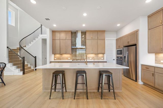 219 Craigends Yew LN, Dripping Springs, TX 78620