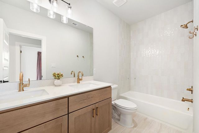 219 Craigends Yew LN, Dripping Springs, TX 78620