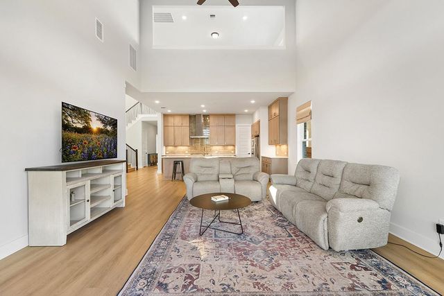 219 Craigends Yew LN, Dripping Springs, TX 78620