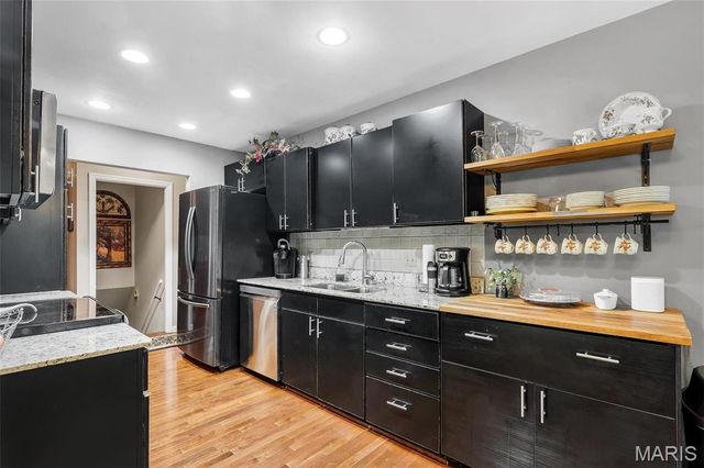 4686 Britcastle Drive, St Louis, MO 63128