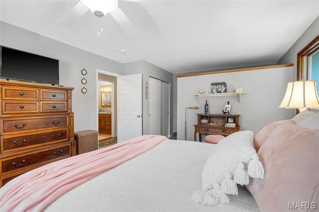 4686 Britcastle Drive, St Louis, MO 63128