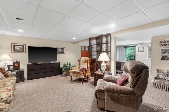 4686 Britcastle Drive, St Louis, MO 63128