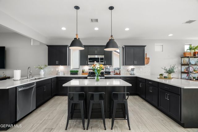 825 ACTON Street, Horizon City, TX 79928