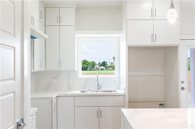 1816 N Yellowwood Street, San Juan, TX 78589