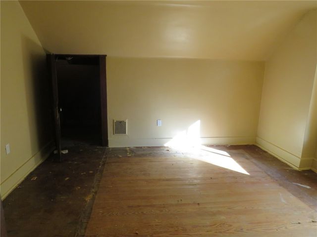 916 Gill Hall Rd, Jefferson Hills, PA 15025