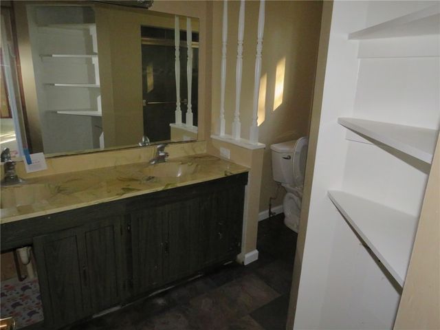 916 Gill Hall Rd, Jefferson Hills, PA 15025