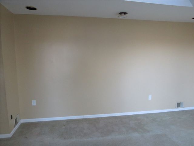 916 Gill Hall Rd, Jefferson Hills, PA 15025