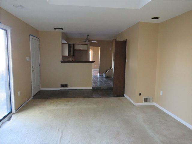 916 Gill Hall Rd, Jefferson Hills, PA 15025