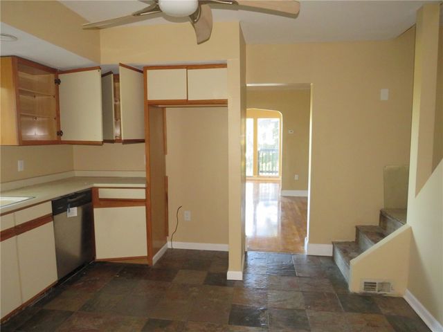 916 Gill Hall Rd, Jefferson Hills, PA 15025