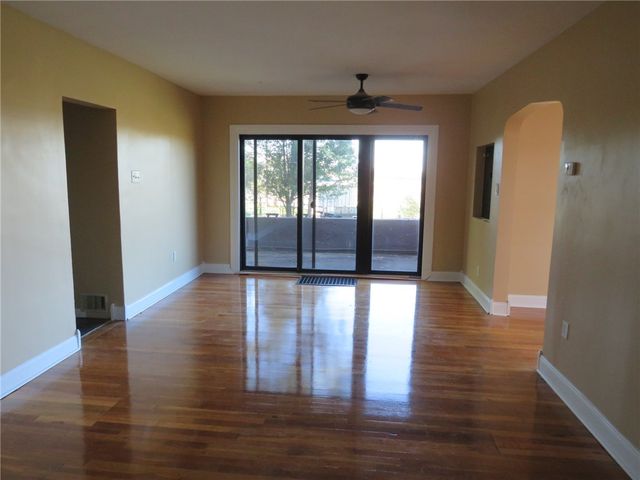 916 Gill Hall Rd, Jefferson Hills, PA 15025