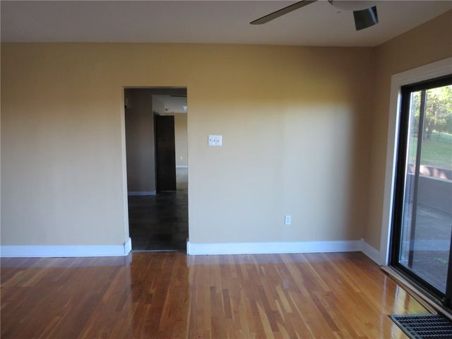 916 Gill Hall Rd, Jefferson Hills, PA 15025