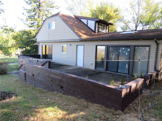 916 Gill Hall Rd, Jefferson Hills, PA 15025