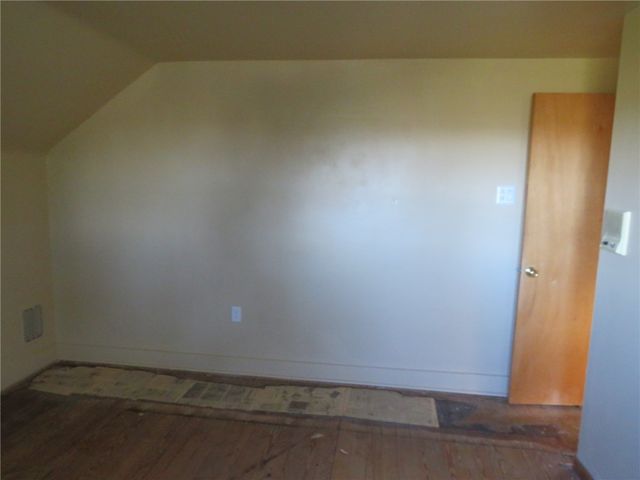 916 Gill Hall Rd, Jefferson Hills, PA 15025