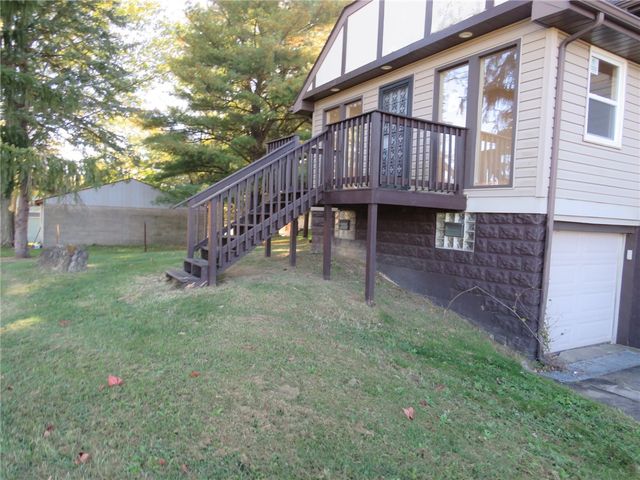 916 Gill Hall Rd, Jefferson Hills, PA 15025