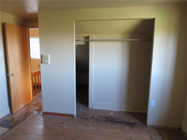 916 Gill Hall Rd, Jefferson Hills, PA 15025