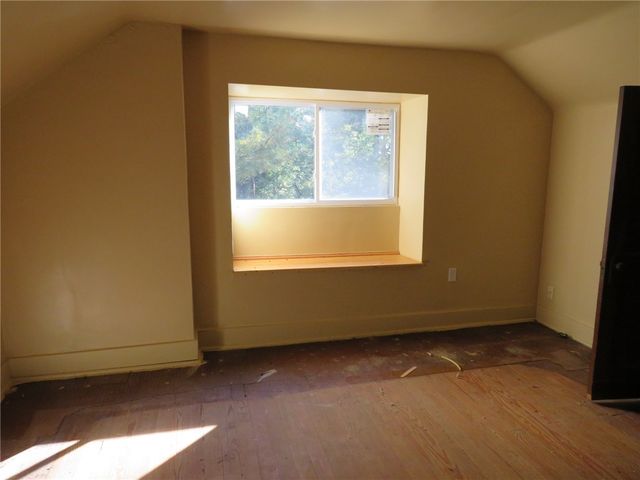 916 Gill Hall Rd, Jefferson Hills, PA 15025