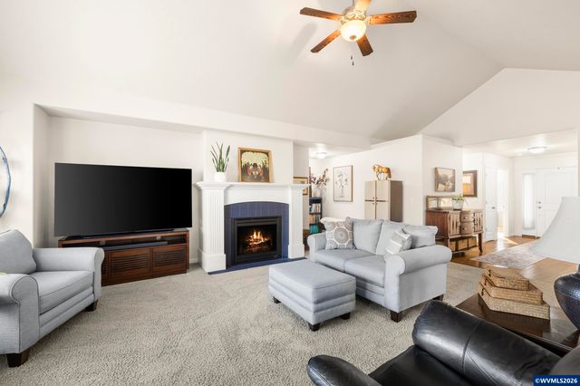 20756 Yukon St NE, Aurora, OR 97002