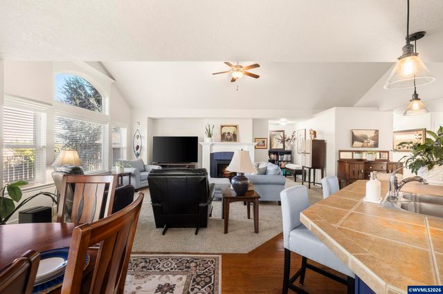20756 Yukon St NE, Aurora, OR 97002