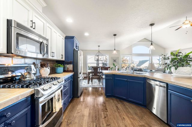 20756 Yukon St NE, Aurora, OR 97002