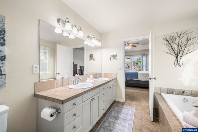 20756 Yukon St NE, Aurora, OR 97002