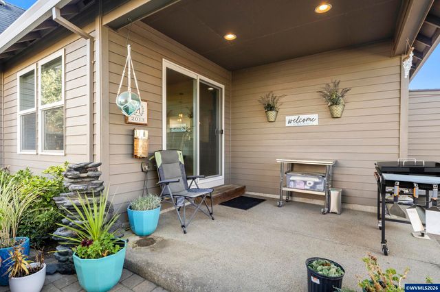 20756 Yukon St NE, Aurora, OR 97002