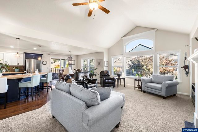 20756 Yukon St NE, Aurora, OR 97002