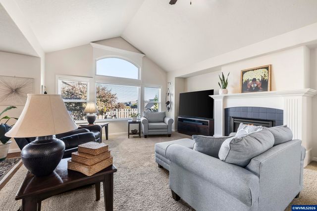 20756 Yukon St NE, Aurora, OR 97002