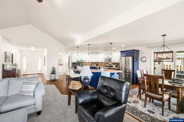 20756 Yukon St NE, Aurora, OR 97002