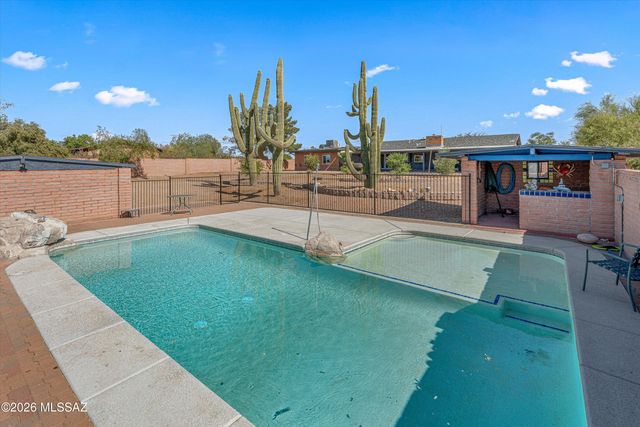 5845 N Calle Tiburon, Tucson, AZ 85704