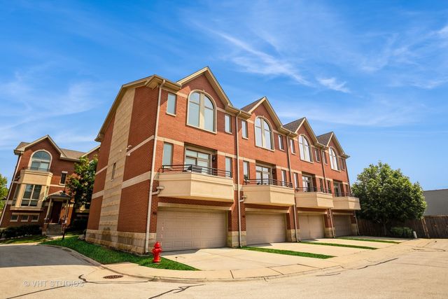 92 Legacy Lane, Wheeling, IL 60090