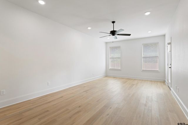 5300 Hollytree Dr, Tyler, TX 75703