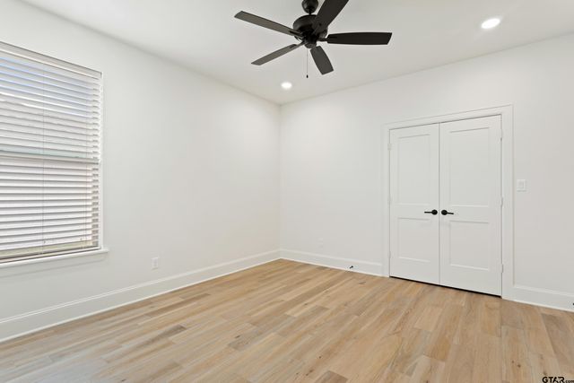 5300 Hollytree Dr, Tyler, TX 75703