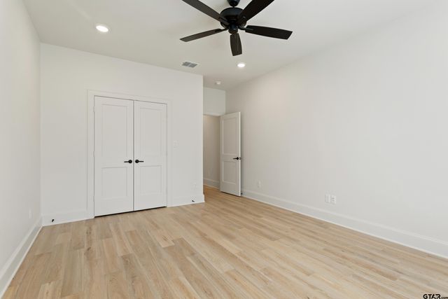 5300 Hollytree Dr, Tyler, TX 75703