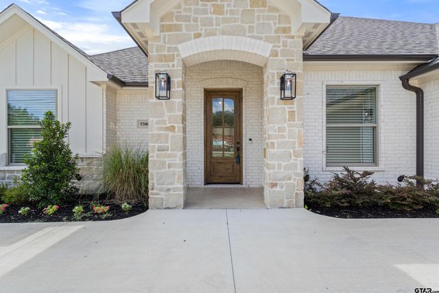 5300 Hollytree Dr, Tyler, TX 75703