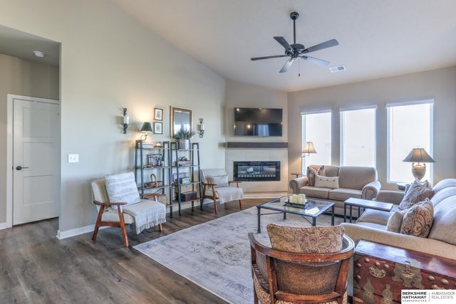 6406 S 213 Street, Elkhorn, NE 68022