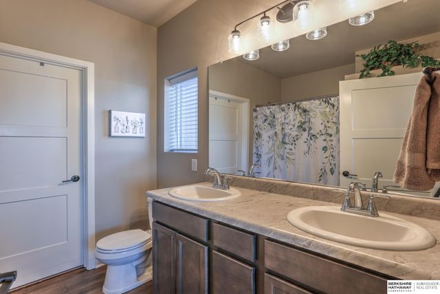 6406 S 213 Street, Elkhorn, NE 68022