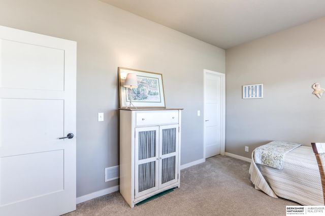 6406 S 213 Street, Elkhorn, NE 68022