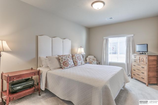 6406 S 213 Street, Elkhorn, NE 68022