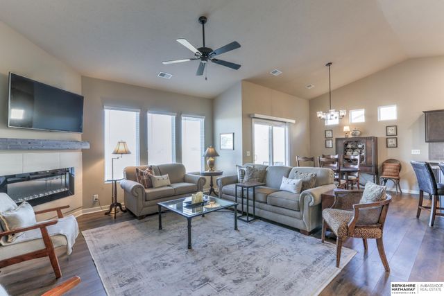 6406 S 213 Street, Elkhorn, NE 68022