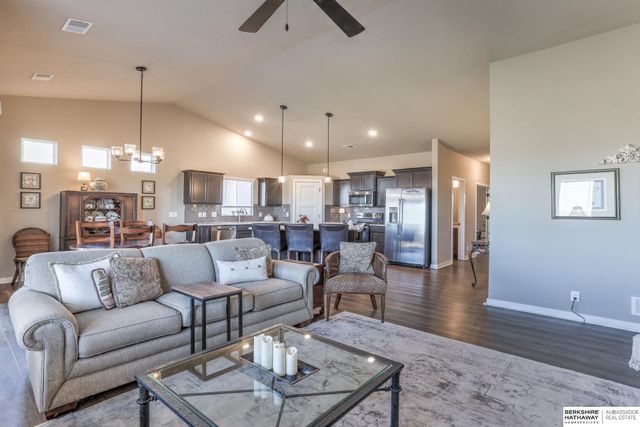 6406 S 213 Street, Elkhorn, NE 68022