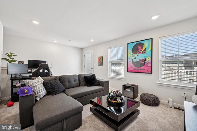 7 KUSY TER, Bridgeport, PA 19405