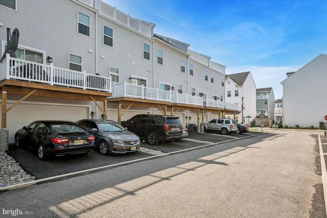 7 KUSY TER, Bridgeport, PA 19405