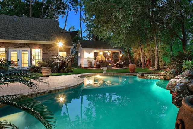 38 Southgate Drive, The Woodlands, TX 77380