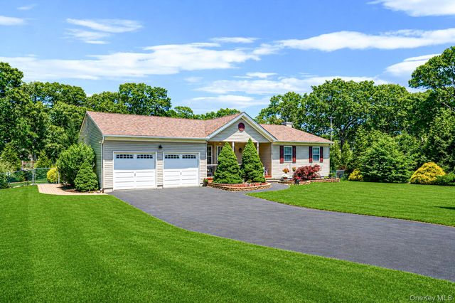 1 Peter Street, Coram, NY 11727