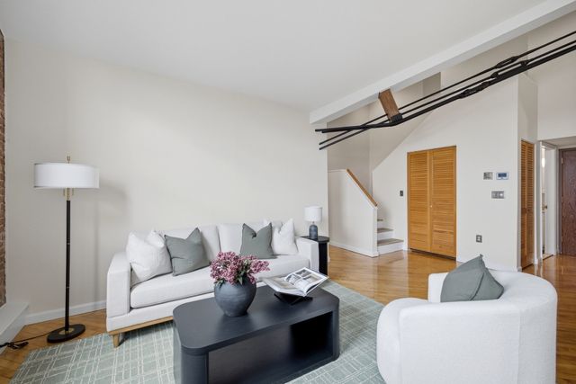 94 Newbury Ave 402, Quincy, MA 02171