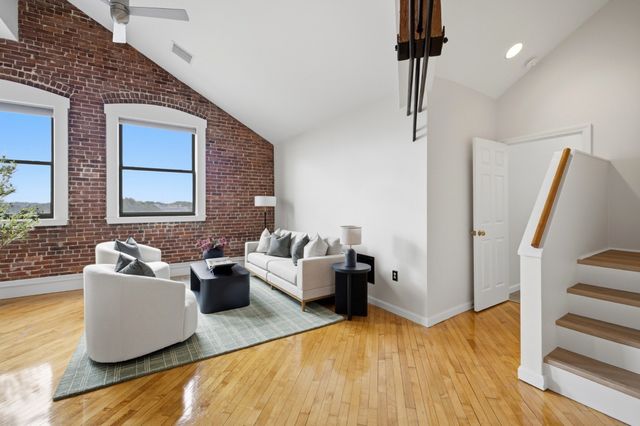 94 Newbury Ave 402, Quincy, MA 02171