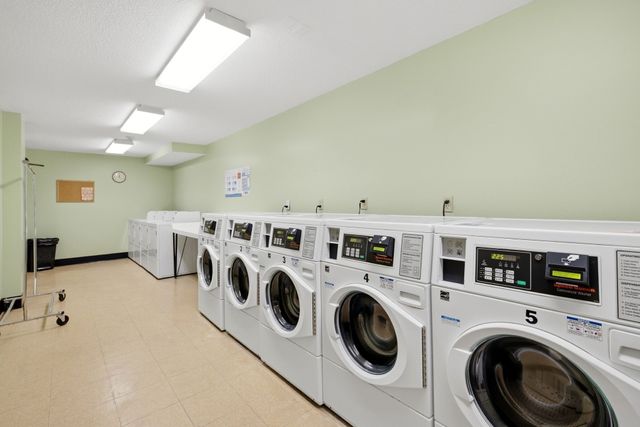 94 Newbury Ave 402, Quincy, MA 02171